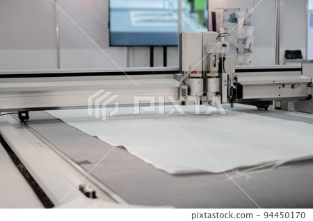 Digital cutting and creasing plotter - cnc flatbed cutter at factory 94450170