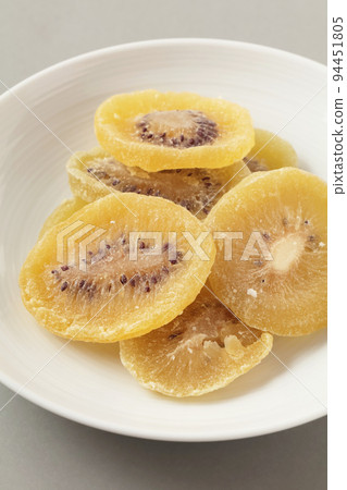 Dried kiwifruit 94451805