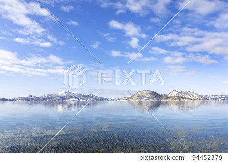 洞爺湖的有珠山、昭和山新山草別町 94452379