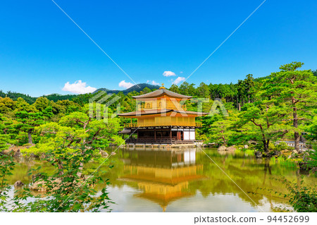 位於京都市北區的金閣寺 94452699