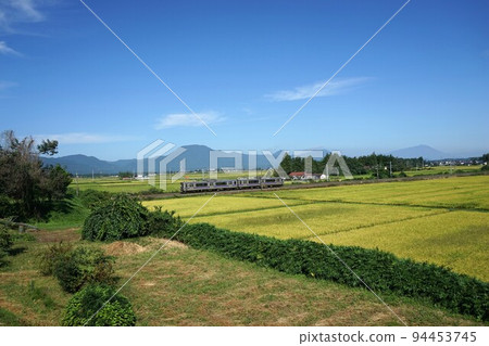 貫穿稻田的東北本線 貫穿稻田的東北本線 94453745