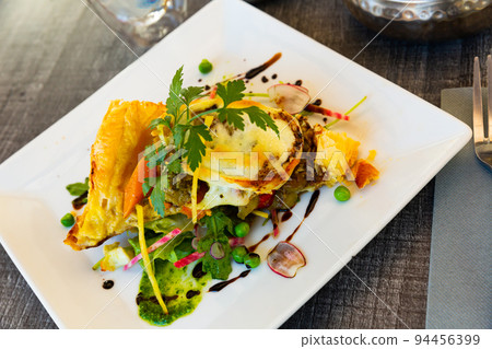 Tarte with vegetables and buffalo mozzarella 94456399
