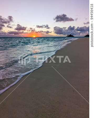 sunrise ove lanikai beach oahu hawaii 94456418