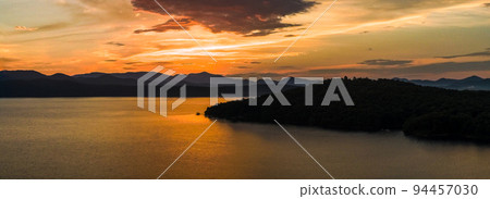 beautiful early morning sunrise on lake jocassee south carolina 94457030