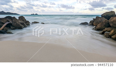 View of Rabbit Island from Waimanalo Beach on Oahu, Hawai 94457110