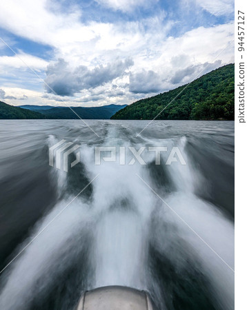 Boating around lake jocassee south carolina 94457127
