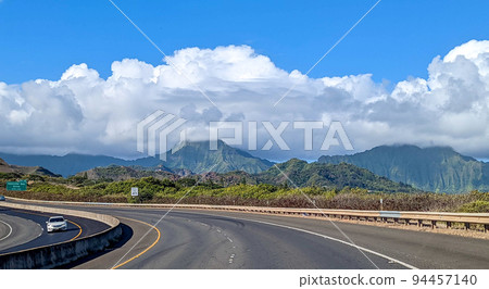 driving around on roads of oahu hawaii 94457140