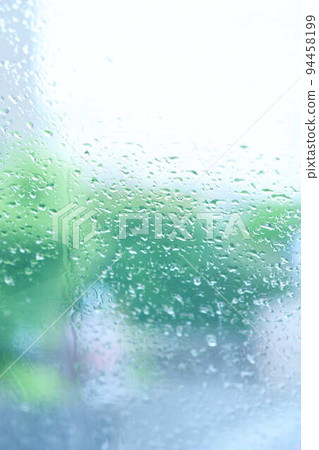 窗戶上的雨背景 窗戶上的雨背景 94458199