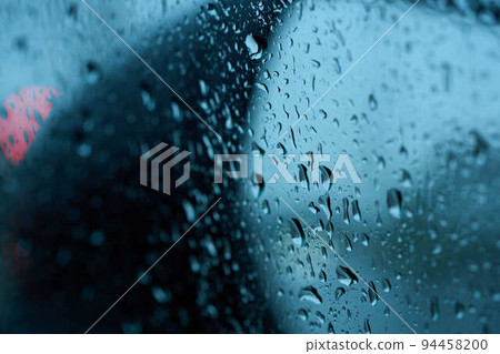 窗戶上的雨背景 窗戶上的雨背景 94458200