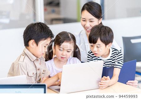 PC classroom shooting cooperation: Japanese language school attached to Chuo Technical School 94459993