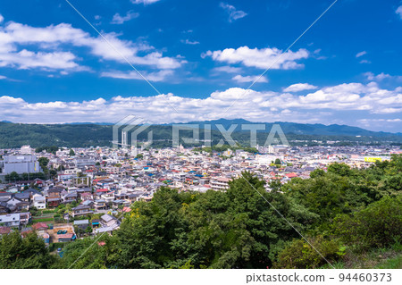 《埼玉縣》秩父市區街景/羊山公園眺望丘陵 94460373