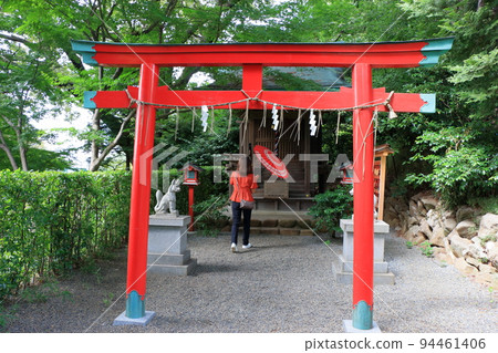 Shiratama Inari Shrine in the Japanese garden at the Chinzanso Hotel in Tokyo Shiratama Inari Shrine in the Japanese garden at the Chinzanso Hotel in Tokyo 94461406