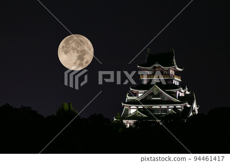 Fushimi castle and full moon 94461417
