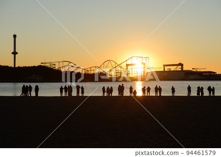 The first sunrise of Tokyo Bay [Kanazawa Ward, Yokohama City, Kanagawa Prefecture] Sea Park 94461579