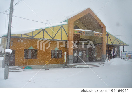 Scenery of the Soya Main Line from Asahikawa Station to Wakkanai Station in Hokkaido in December 2021 Scenery of the Soya Main Line from Asahikawa Station to Wakkanai Station in Hokkaido in December 2021 94464013