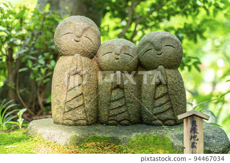 [Kanagawa Prefecture] A good match Jizo with a peaceful expression in the precincts of Hasedera Temple 94467034