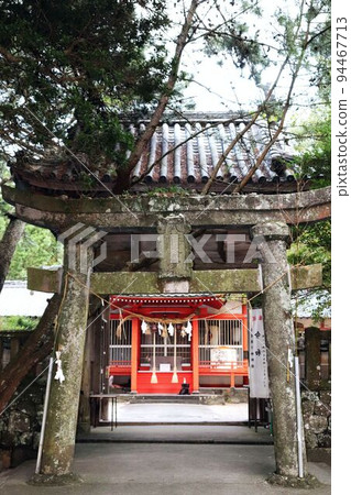 Hachiman Nata Shrine Torii and Shinmon Gate Hachiman Nata Shrine Torii and Shinmon Gate 94467713