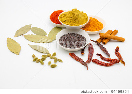 民族美食的香料 94469864