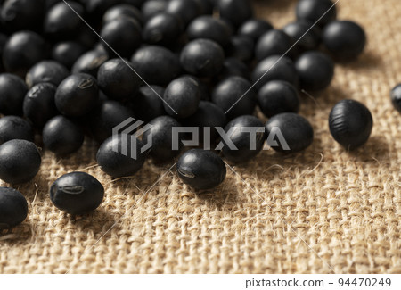 Black bean  94470249