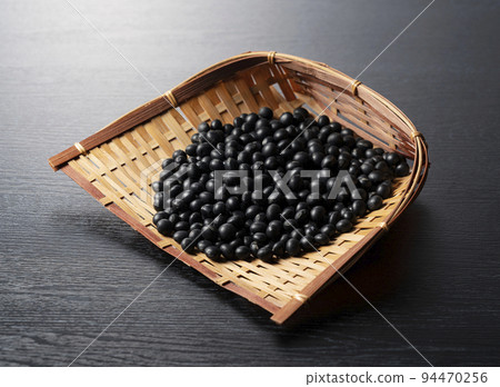 Black bean  94470256