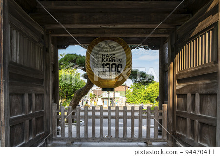 [神奈川縣]長谷寺大門和金燈籠 94470411