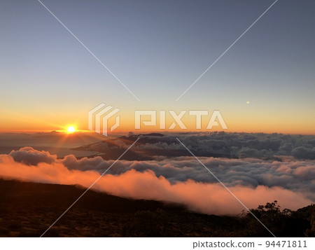 哈雷阿卡拉的日落 94471811