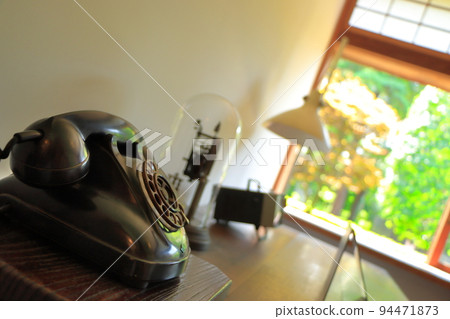 Retro Showa black telephone Retro Showa black telephone 94471873