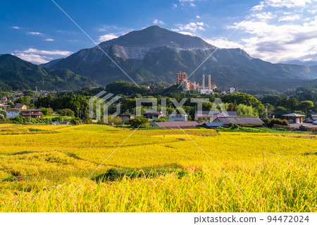 《Saitama Prefecture》Terasaka Terraced Rice Fields and Mt. Buko, Chichibu in Autumn 94472024