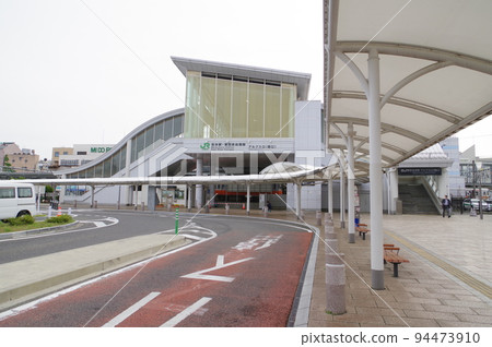 Shinshu, Matsumoto City, Nagano Prefecture, Alps Exit of Matsumoto Station, gateway to national treasures "Matsumoto Castle" and "Gakuto Rakuto" 94473910
