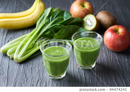 Green smoothie 94474241