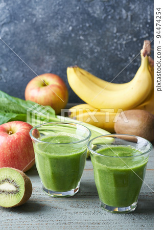 Green smoothie 94474254