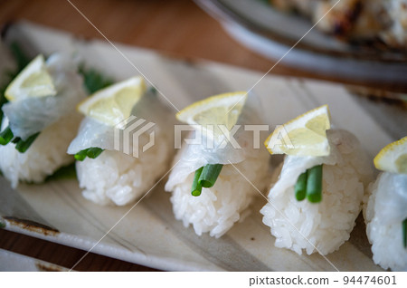 Magochi nigiri 94474601