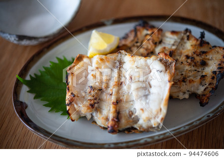 鹽烤麻哥 94474606