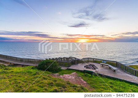 Hallett Cove boardwalk at sunset 94475236