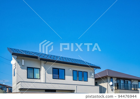 Obligation of residential solar equipment Sunny weather Direct sunlight Roof 94476944
