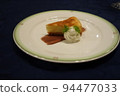 Course meal dessert (cheesecake) 94477033