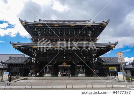 Shimogyo Ward, Kyoto City Higashi Honganji Temple Mikagedo Gate 94477387