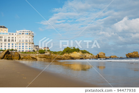 Grande Plage Beach, Biarritz, early in the morning 94477938