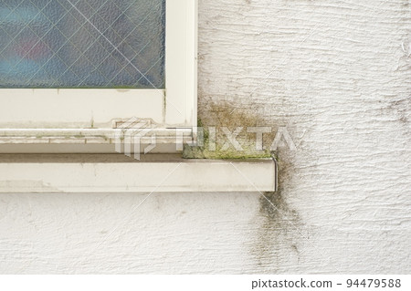 Outer wall Dirt on the plaster wall 94479588