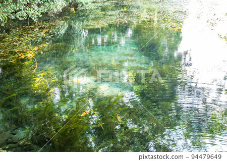 熊本縣南阿蘇村，明神池明水公園風景 94479649