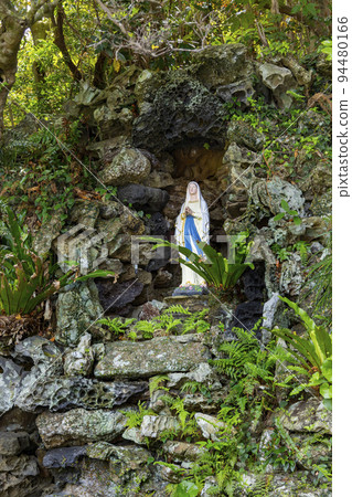 Imochiura Church 日本第一座聖母像在盧爾德供奉 94480166