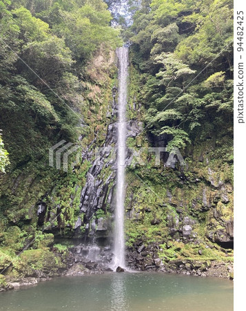 Waterfall 94482425