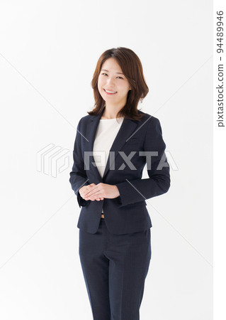 穿西裝的女人 94489946
