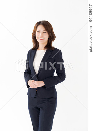 穿西裝的女人 94489947