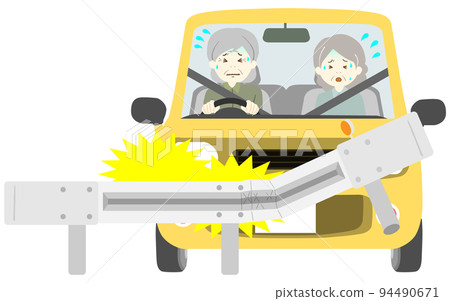 與護欄相撞的汽車老年司機 94490671