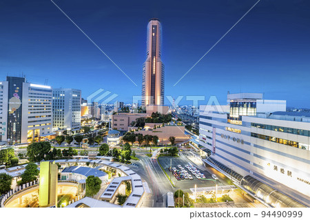 Urban scenery from the evening to the sunset at the north exit of JR Hamamatsu Station in Hamamatsu City, Shizuoka Prefecture 94490999