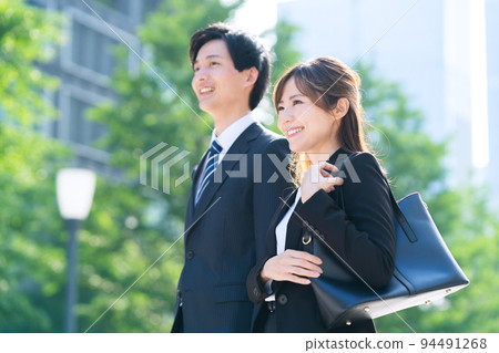 Business woman male team sales businessman 94491268