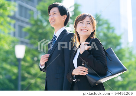 Business woman male team sales businessman 94491269