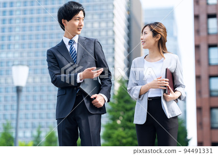女商人男性團隊銷售商人 94491331