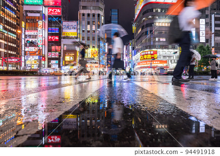 "Tokyo" Shinjuku Kabukicho at night, downtown area in the rain 94491918